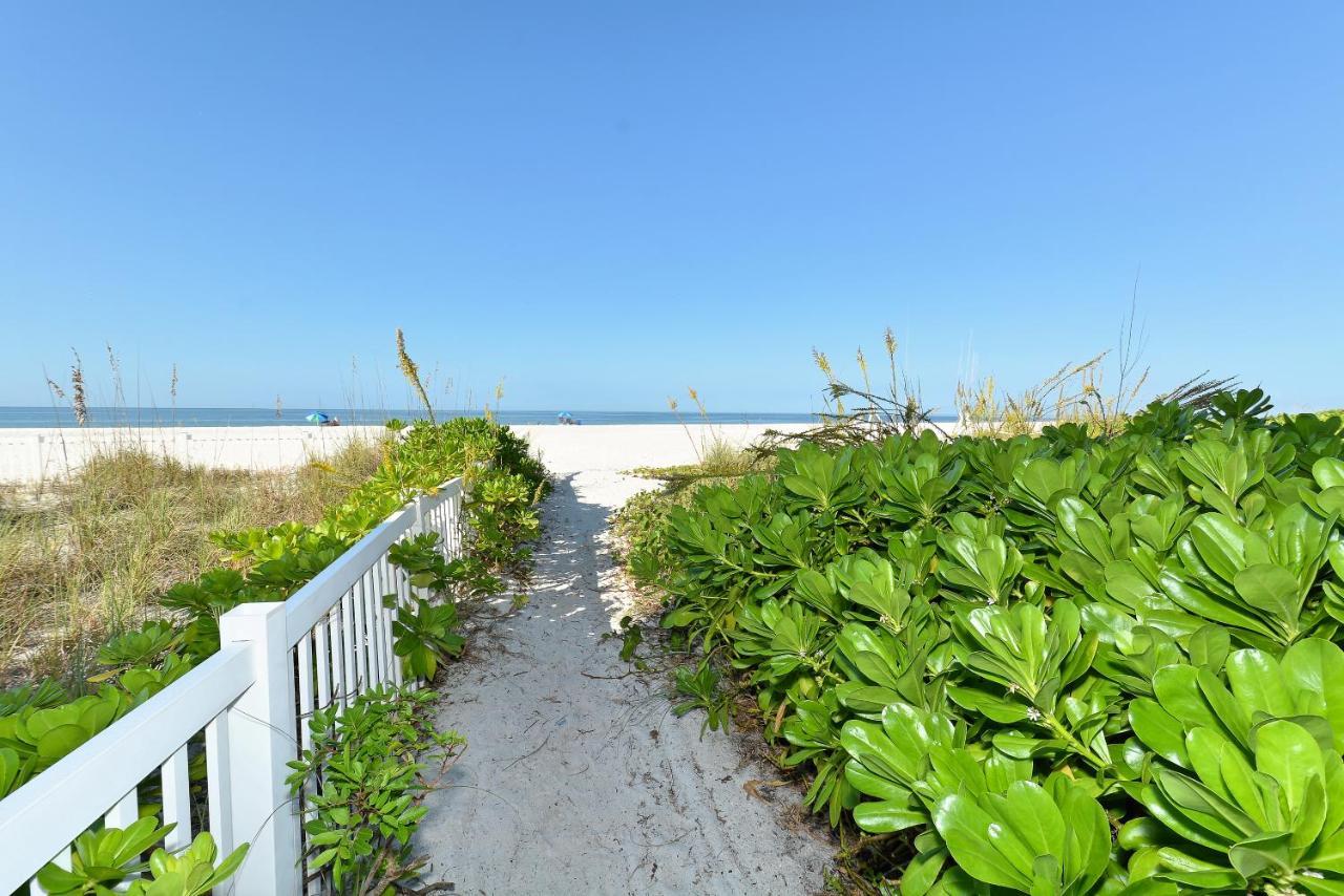 Anna Maria Island Runaway Tropical Dream-One Minute Walk To The Beach-Heated Pool Bradenton Beach Bagian luar foto