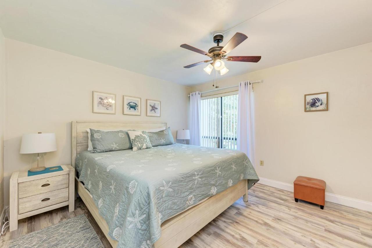 Anna Maria Island Runaway Tropical Dream-One Minute Walk To The Beach-Heated Pool Bradenton Beach Bagian luar foto