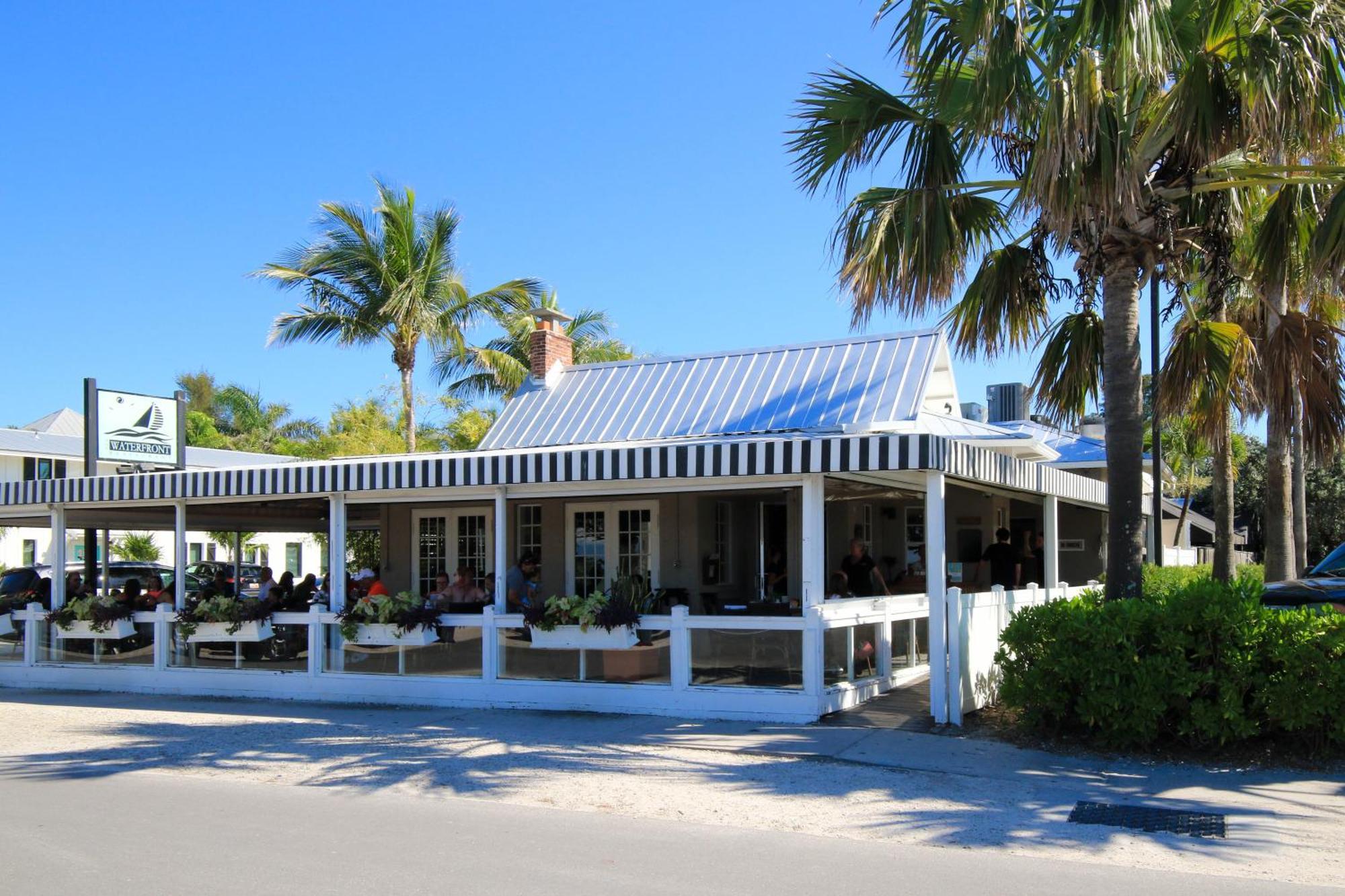 Anna Maria Island Runaway Tropical Dream-One Minute Walk To The Beach-Heated Pool Bradenton Beach Bagian luar foto