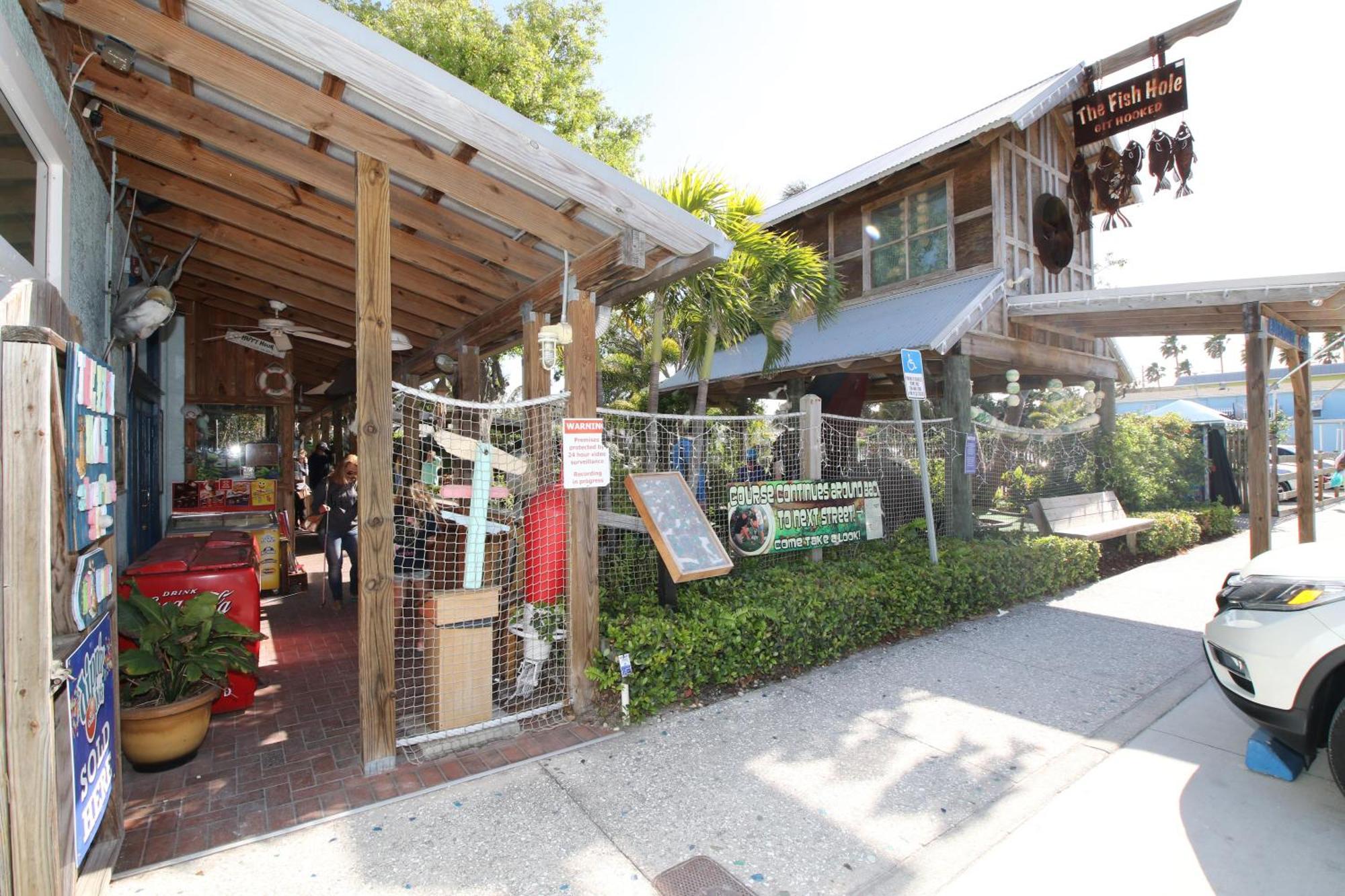 Anna Maria Island Runaway Tropical Dream-One Minute Walk To The Beach-Heated Pool Bradenton Beach Bagian luar foto