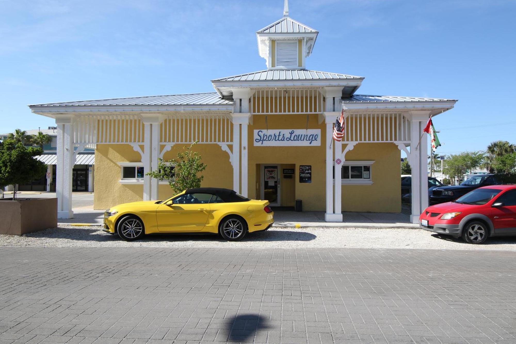 Anna Maria Island Runaway Tropical Dream-One Minute Walk To The Beach-Heated Pool Bradenton Beach Bagian luar foto