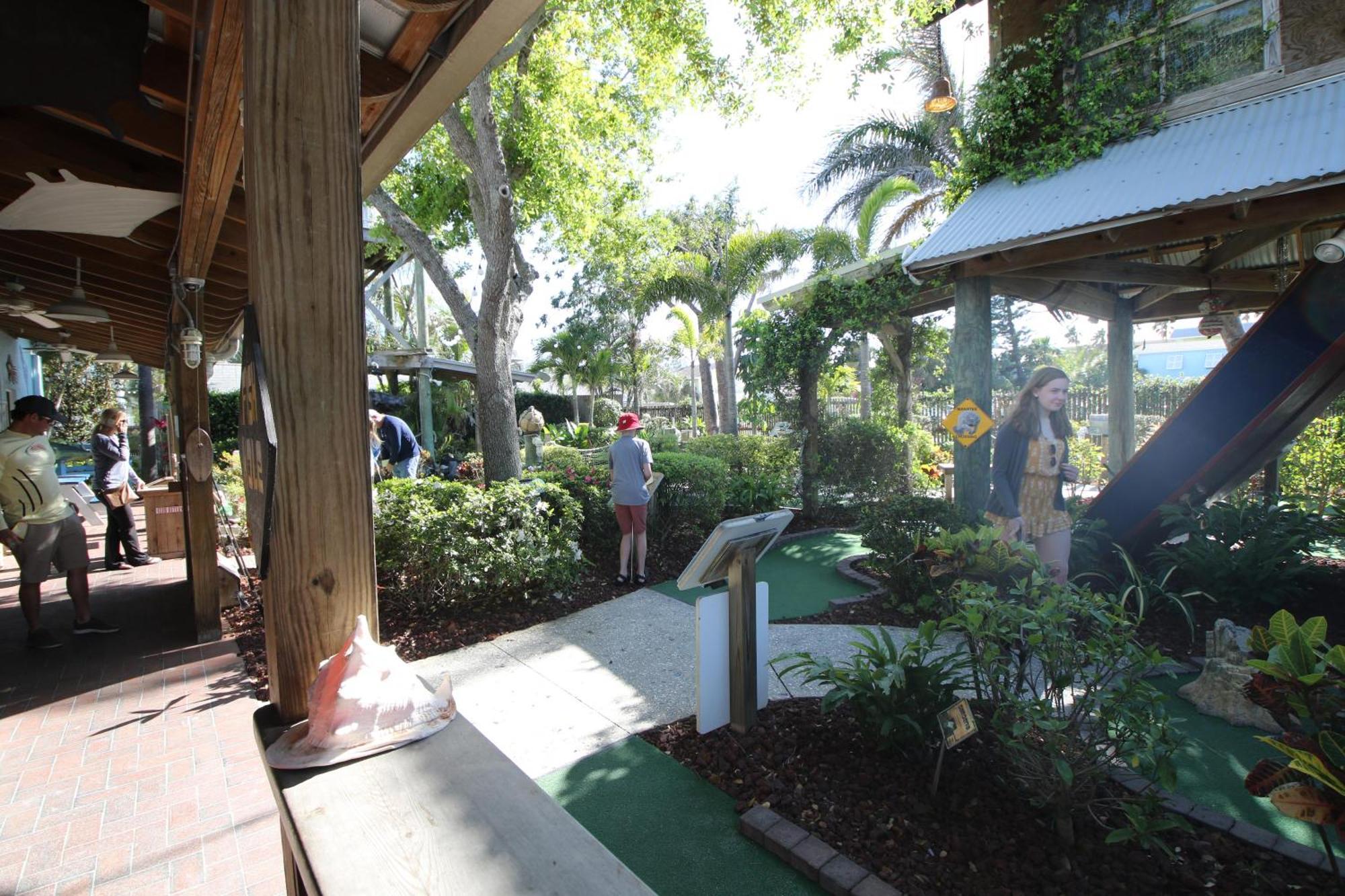 Anna Maria Island Runaway Tropical Dream-One Minute Walk To The Beach-Heated Pool Bradenton Beach Bagian luar foto